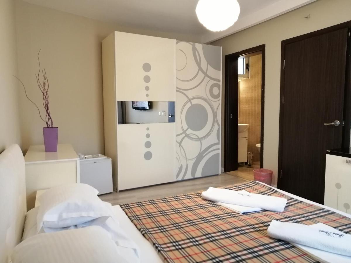Apartments And Rooms Grand Palazzo Budva Exterior photo
