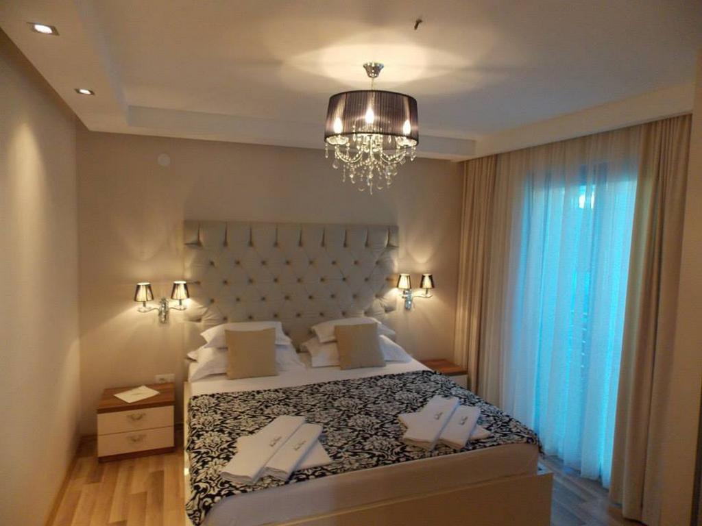 Apartments And Rooms Grand Palazzo Budva Room photo