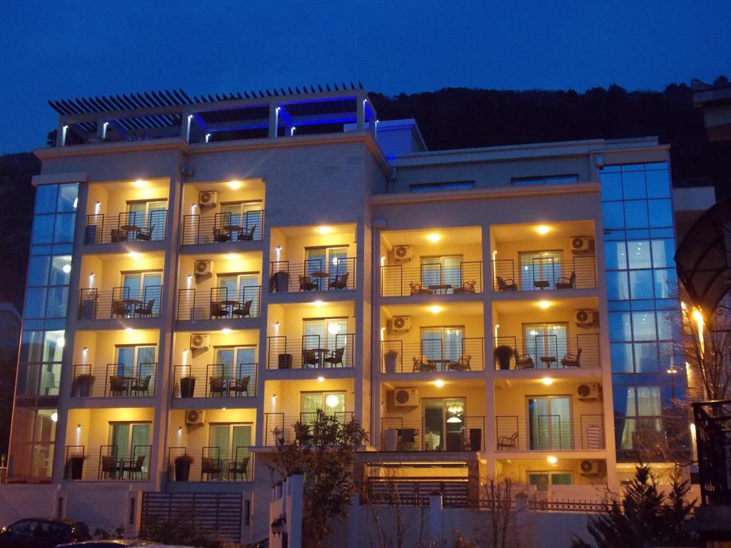 Apartments And Rooms Grand Palazzo Budva Exterior photo