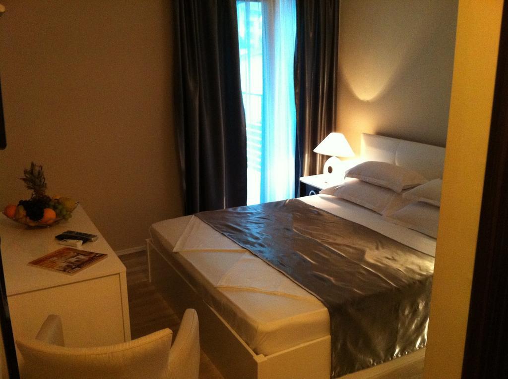 Apartments And Rooms Grand Palazzo Budva Room photo