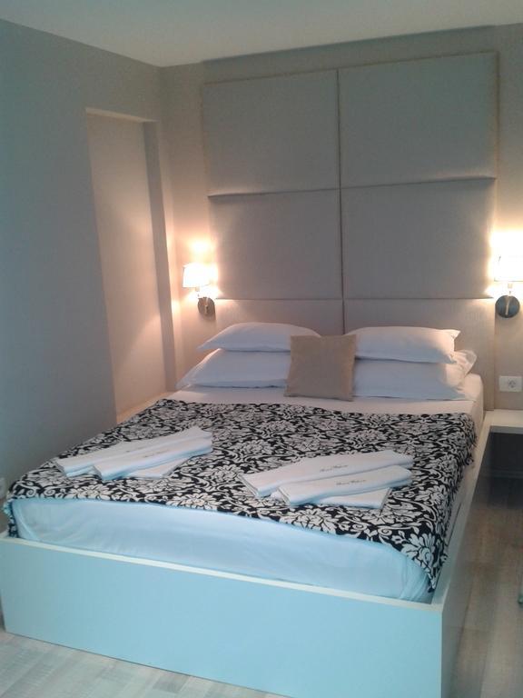 Apartments And Rooms Grand Palazzo Budva Room photo