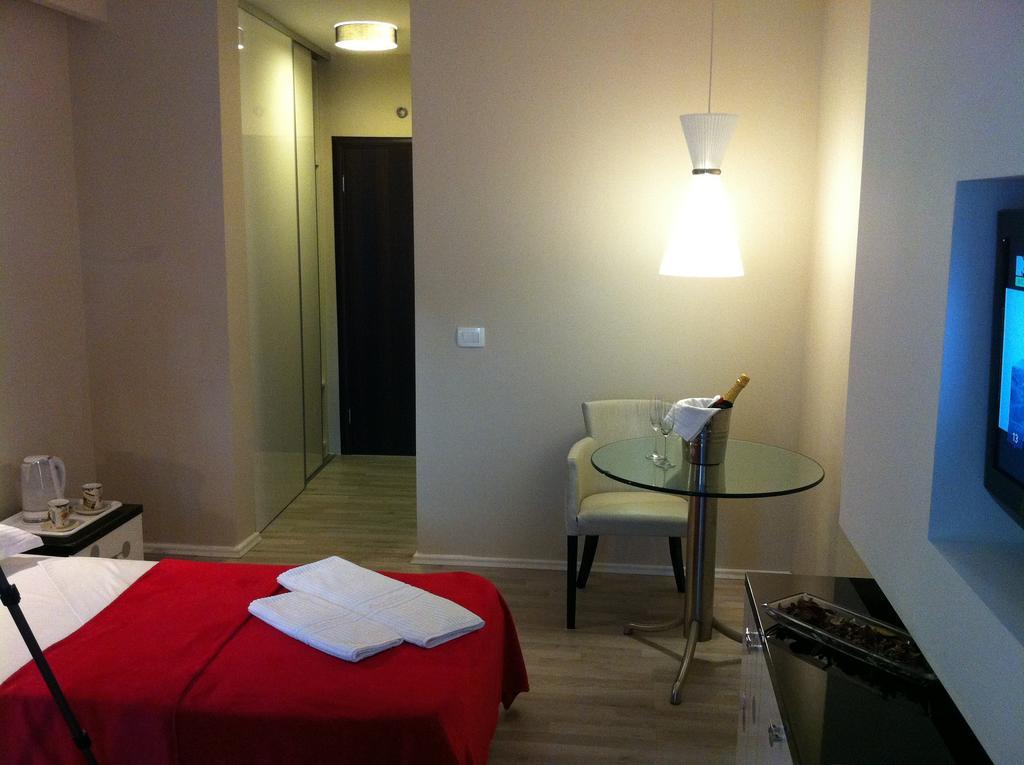 Apartments And Rooms Grand Palazzo Budva Room photo
