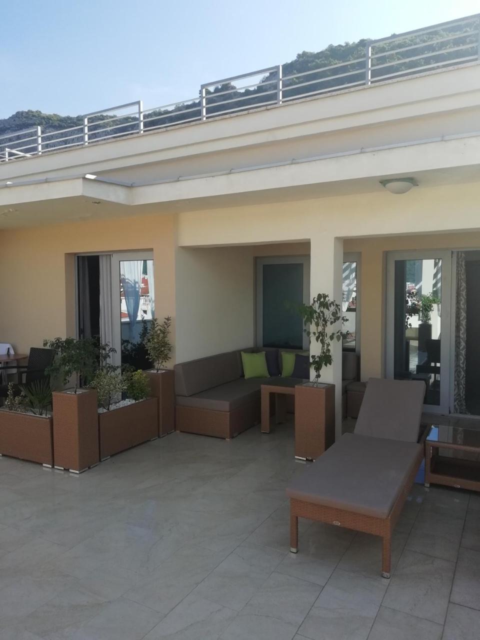Apartments And Rooms Grand Palazzo Budva Exterior photo