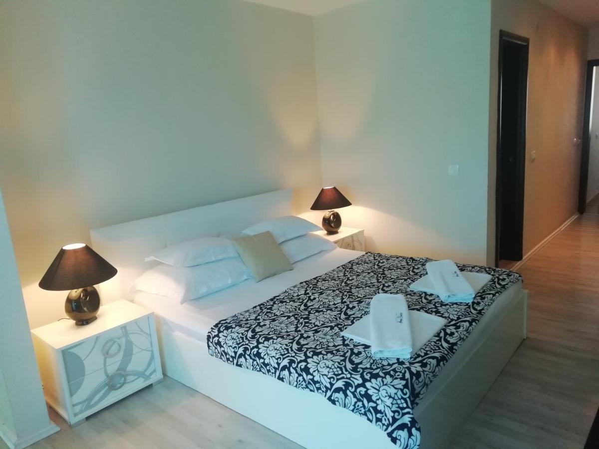 Apartments And Rooms Grand Palazzo Budva Exterior photo