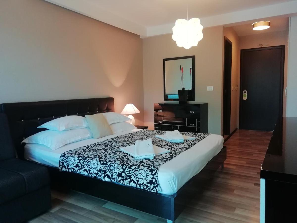 Apartments And Rooms Grand Palazzo Budva Exterior photo